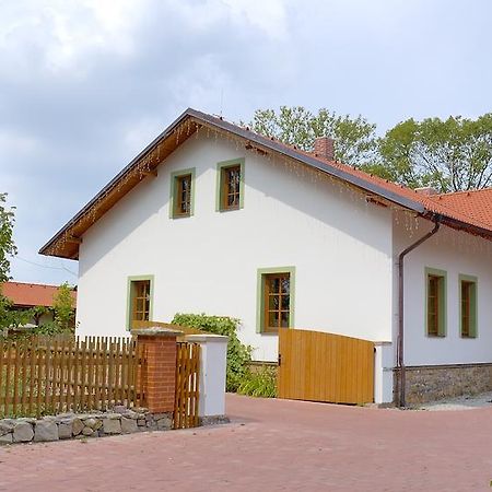 Hotel Na Statku Mirosov Mirosov  Εξωτερικό φωτογραφία