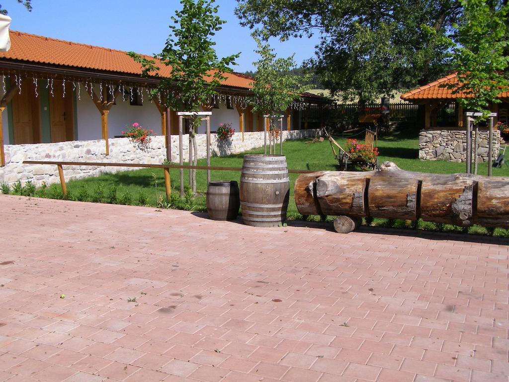 Hotel Na Statku Mirosov Mirosov  Εξωτερικό φωτογραφία
