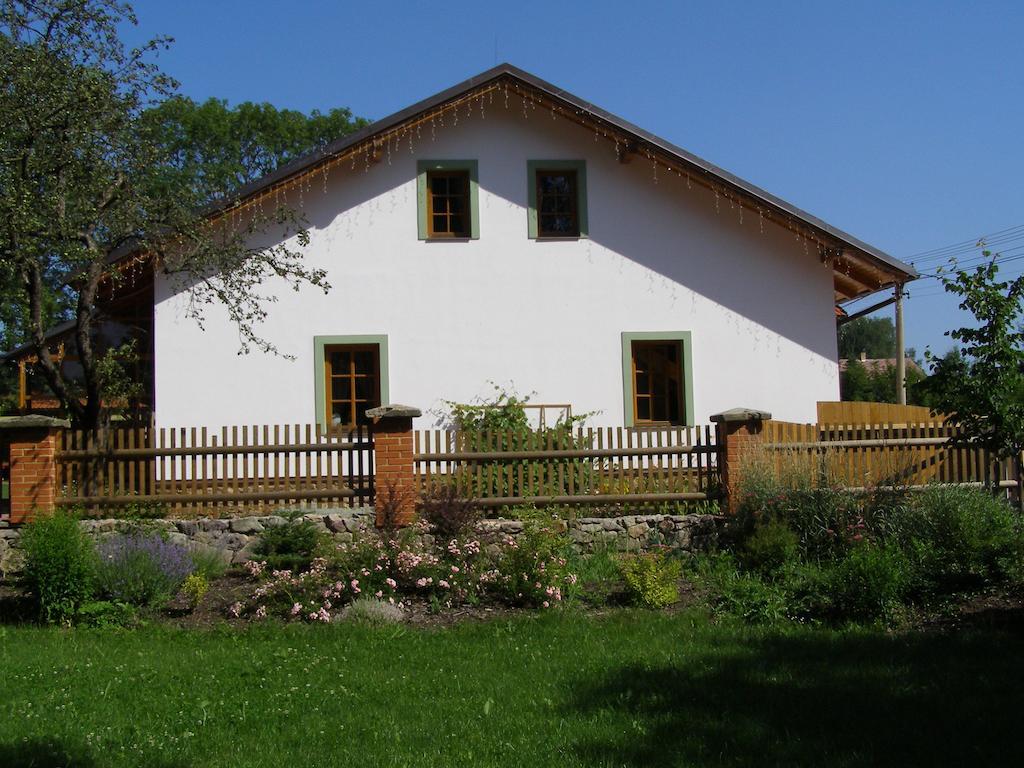 Hotel Na Statku Mirosov Mirosov  Εξωτερικό φωτογραφία