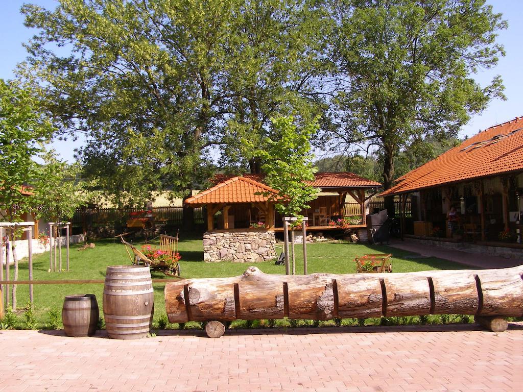 Hotel Na Statku Mirosov Mirosov  Εξωτερικό φωτογραφία