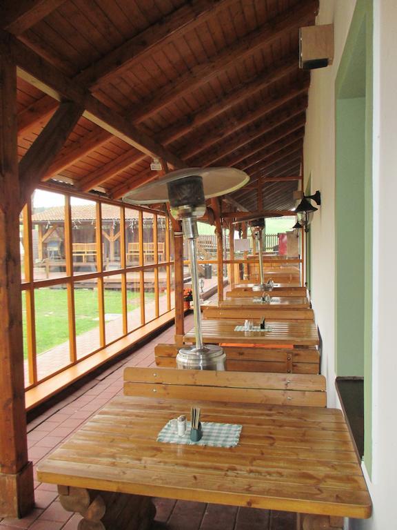 Hotel Na Statku Mirosov Mirosov  Εξωτερικό φωτογραφία