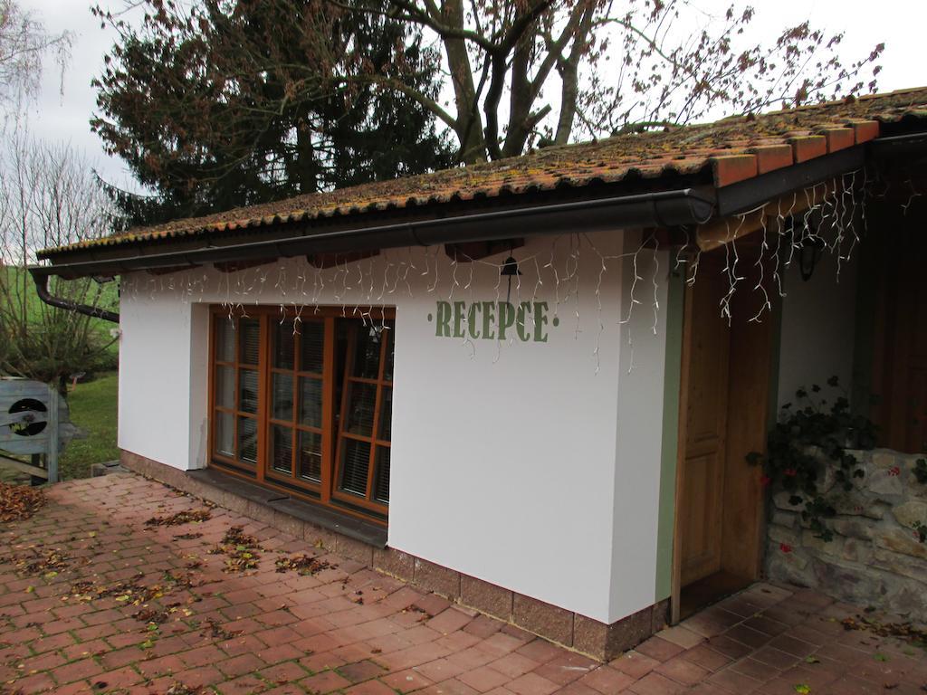 Hotel Na Statku Mirosov Mirosov  Εξωτερικό φωτογραφία