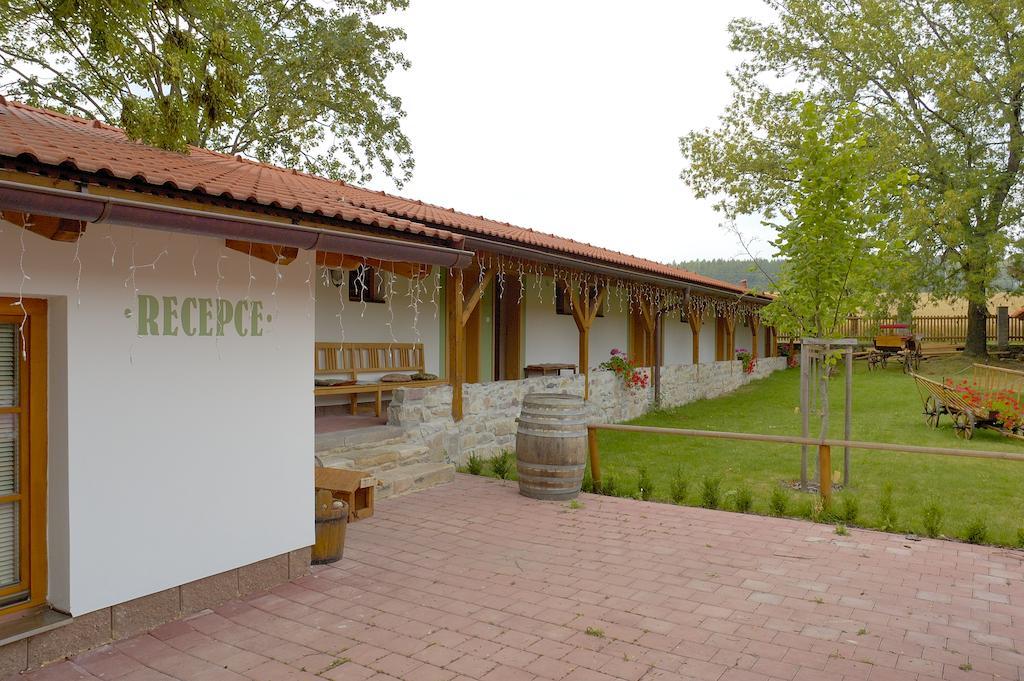 Hotel Na Statku Mirosov Mirosov  Εξωτερικό φωτογραφία