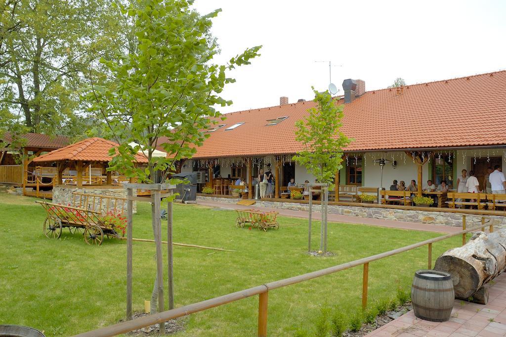 Hotel Na Statku Mirosov Mirosov  Εξωτερικό φωτογραφία