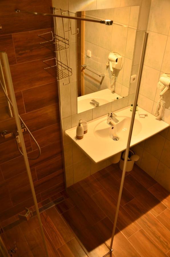 Hotel Na Statku Mirosov Mirosov  Εξωτερικό φωτογραφία