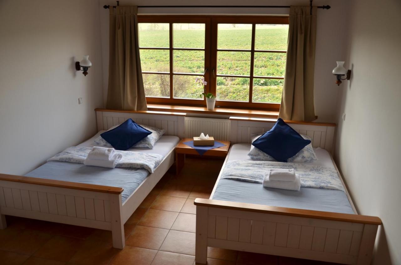 Hotel Na Statku Mirosov Mirosov  Εξωτερικό φωτογραφία